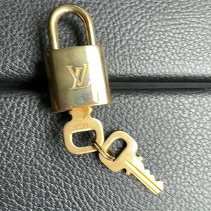 Louis Vitton Key and lock